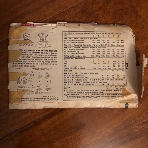 Simplicity 1745 Vintage Toddler and Matching Doll Sewing Pattern - Picture 2 of 3